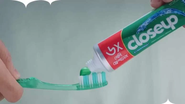 Closeup campaign visual